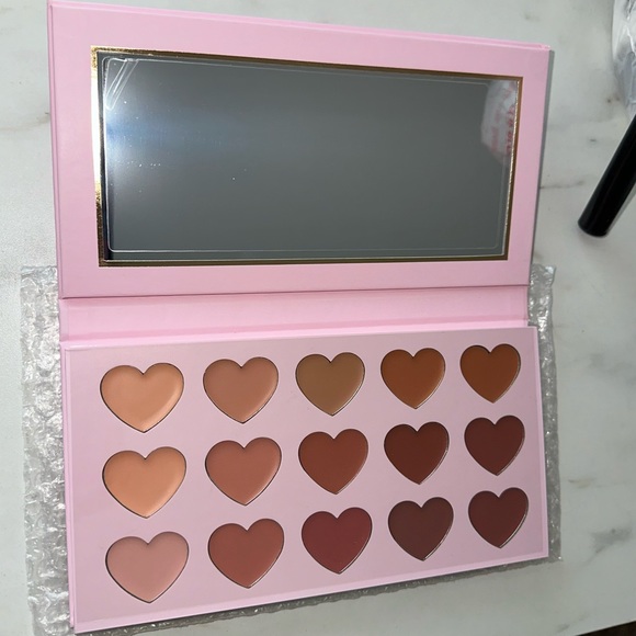 P Louise “Babe You’ve Got Me Smitten” Lipstick Palette - Picture 6 of 10